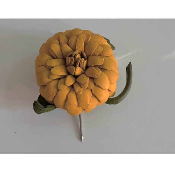 🇨🇦🎁 Vintage 1980s HandMade Leather Marigold Flower Brooch | Canadian Artisan - Picture 7 of 11